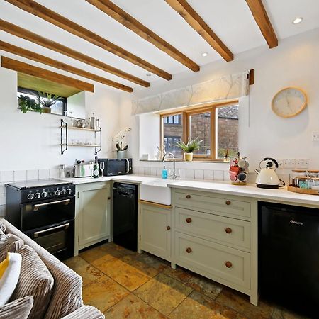 Host & Stay - Little Barn - Upper Hulme Leek Exterior photo
